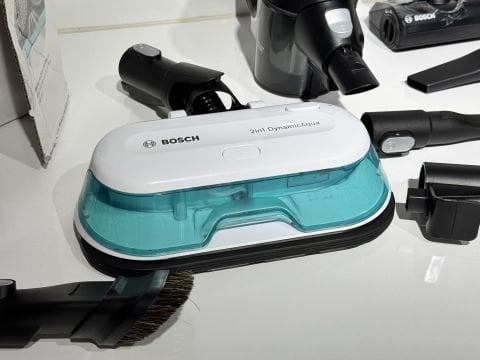 OUTLET Bosch ProHygienic Aqua White BCS71HYG3 Islak Kuru Şarjlı Dikey Süpürge