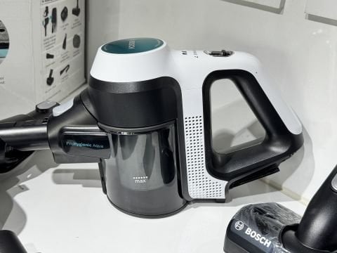 OUTLET Bosch ProHygienic Aqua White BCS71HYG3 Islak Kuru Şarjlı Dikey Süpürge